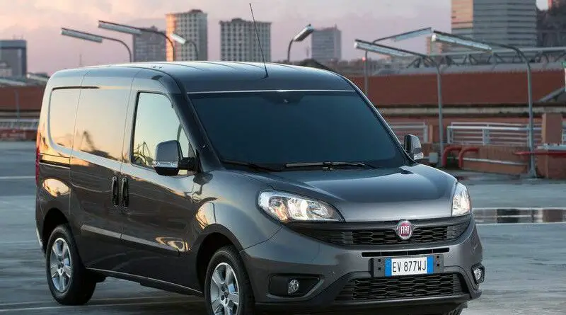Fiat Doblo IV (2015-2019) - caja de fusibles y relés
