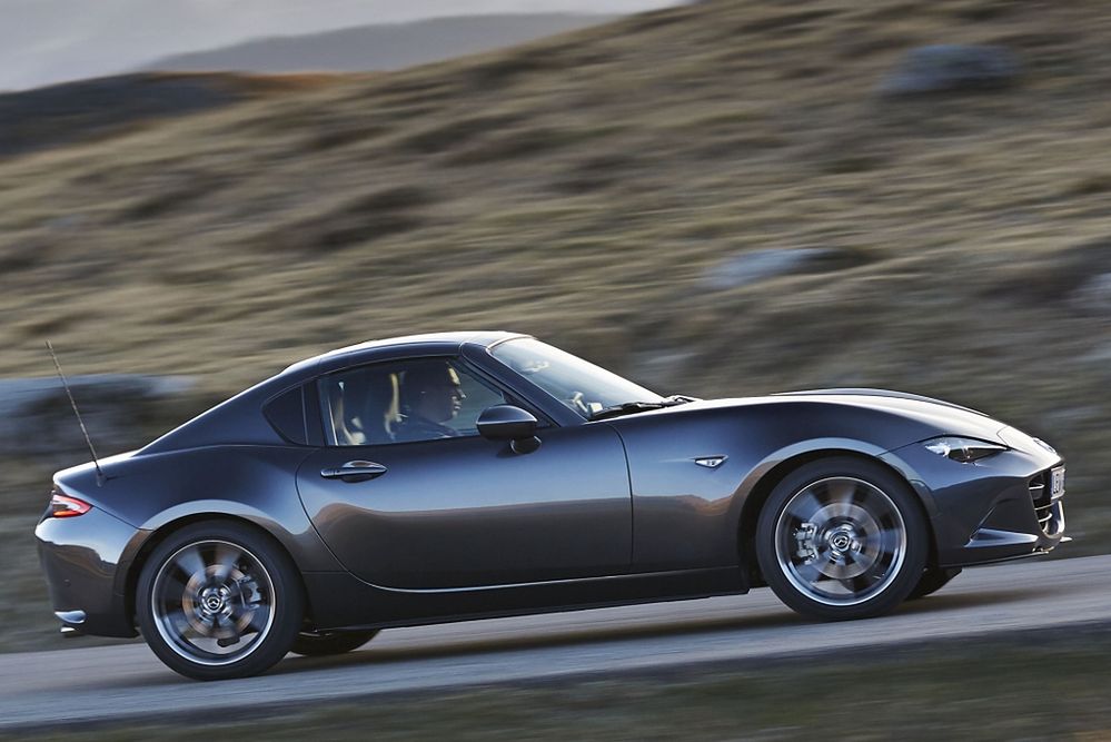 Mazda MX-5 (2017) - caja de fusibles y relés