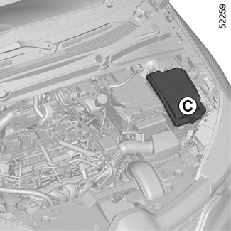 Renault Arkana (2021-2022) - caja de fusibles y relés