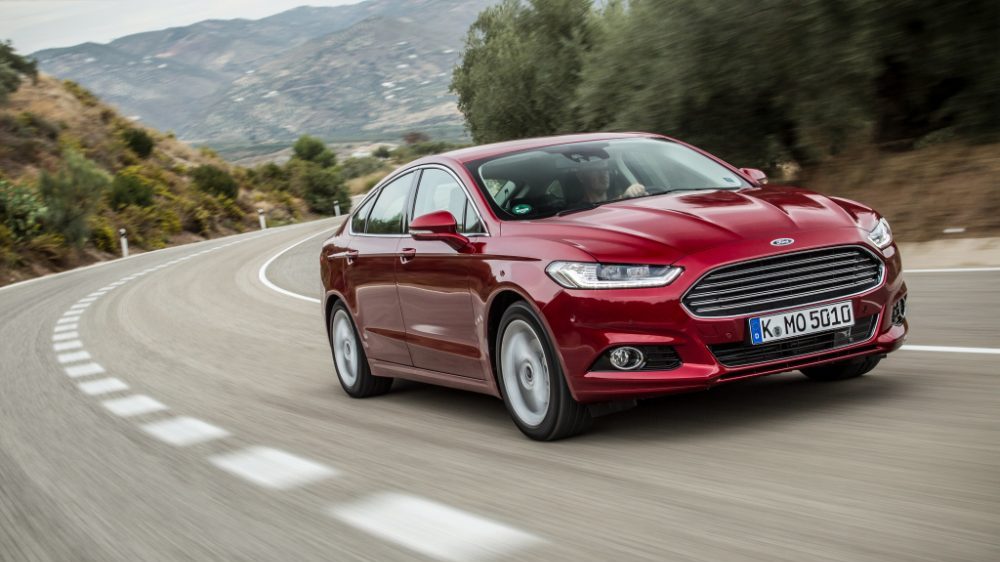 Ford Mondeo (2010-2014) - caja de fusibles y relés