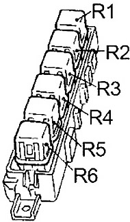 Nissan Sentra (1990-1994) - caja de fusibles y relés