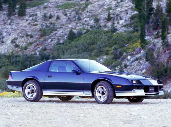 Chevrolet Camaro (1988-1992) - caja de fusibles y relés