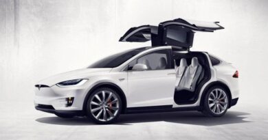 Tesla Model S y Model X (2012-2016) - caja de fusibles y relés