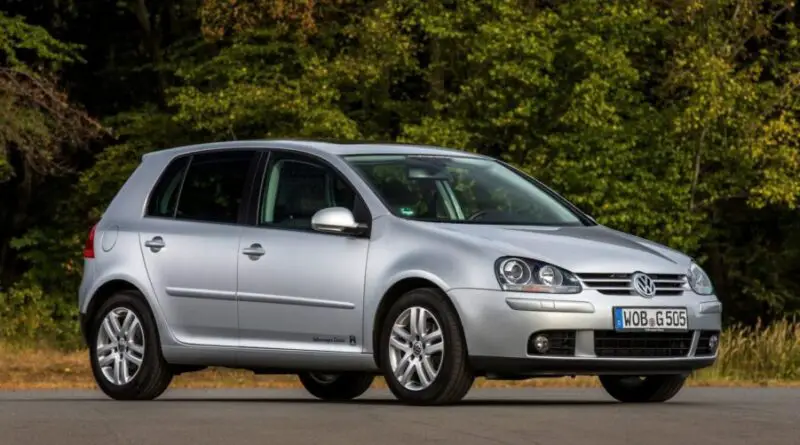 Volkswagen Golf V (2003-2009) - caja de fusibles