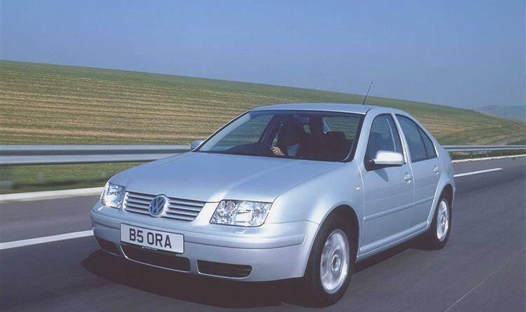 Volkswagen Bora (1999-2006) - Caja de fusibles