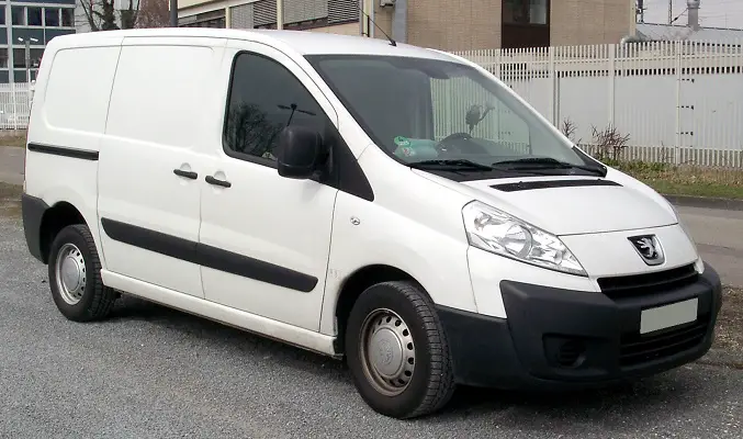 Peugeot Expert VU (2007-2012) - caja de fusibles