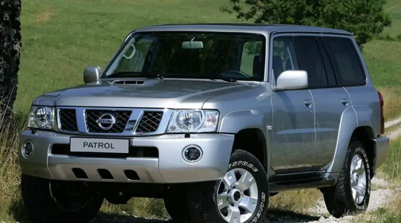 Nissan Patrol Y61 (2004-2013) - Caja de fusibles y relé