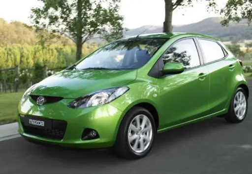 Mazda 2 DE (2007-2014) - Caja de fusibles