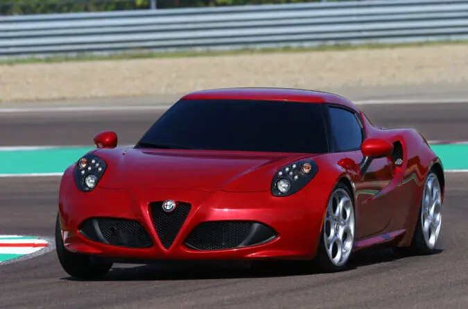Alfa Romeo 4C (2013-2016) - caja de fusibles