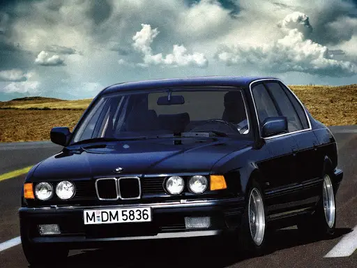 BMW 735i (1986) - caja de fusibles